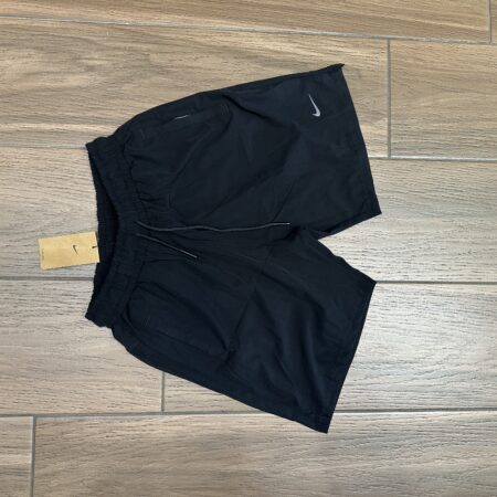 Nike,Feshe, Per meshkuj