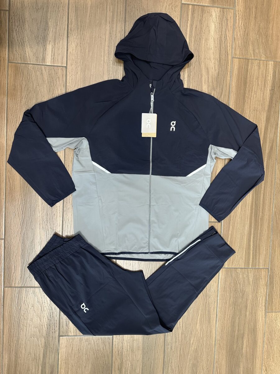 On Cloud, Feshe e lehte, Dark Blue