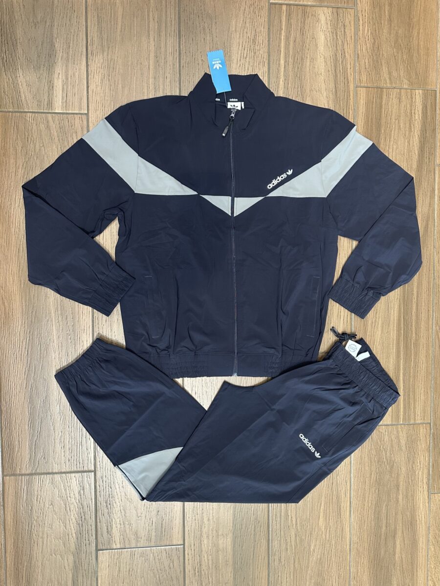 Adidas, Feshe e lehte, Dark Blue
