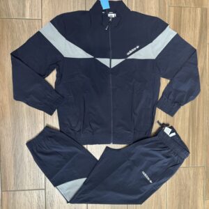 Adidas, Feshe e lehte, Dark Blue