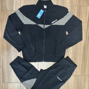 Adidas, Feshe e lehte, Black