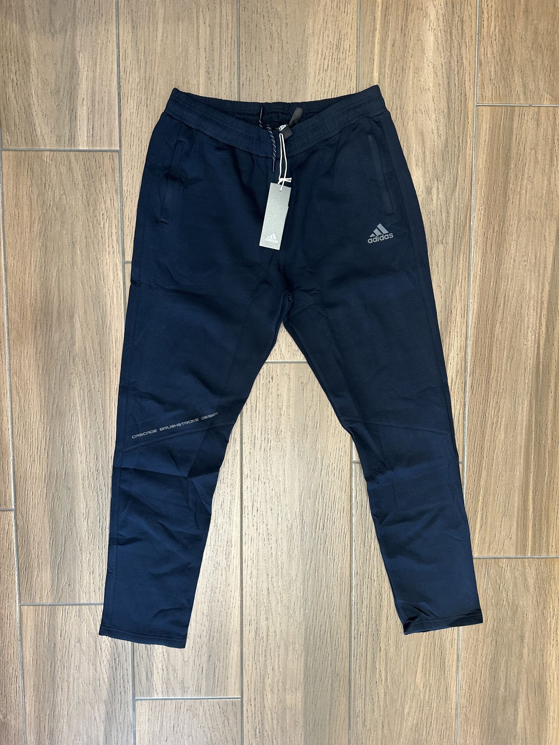 Adidas Blu e Erret, Pambuk , Per meshkuj