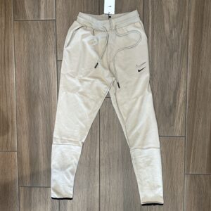 Bezhe, Pambuk, Per meshkuj, Nike