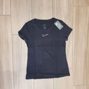 E zeze, Pambuk, Per femra, Nike
