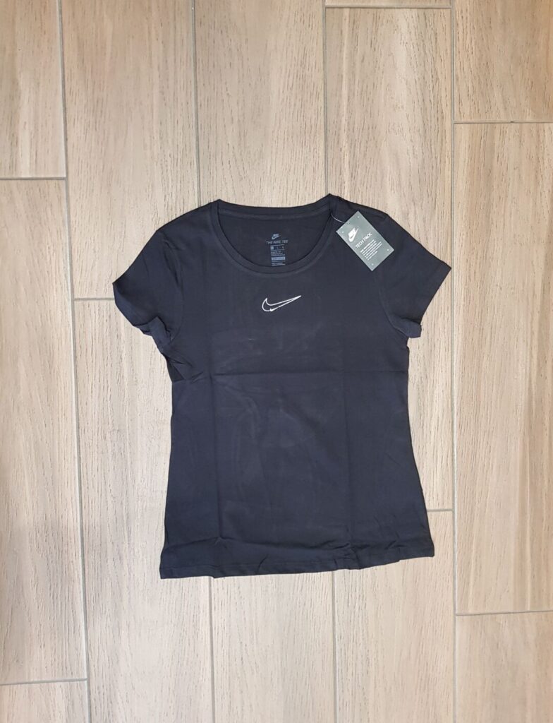 E zeze, Pambuk, Per femra, Nike